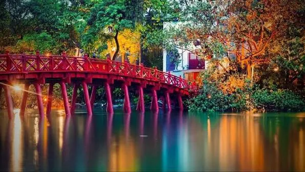 Ngoc Son Temple on Hoan Kiem Lake - the cultural beauty of Hanoi