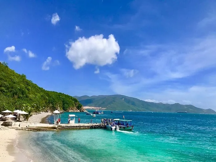 Bai Tranh Beach – A Unique Coastal Escape on Hon Mieu Island