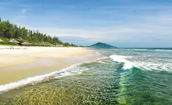 Lang Co Beach- One of the World’s Most Beautiful Bays