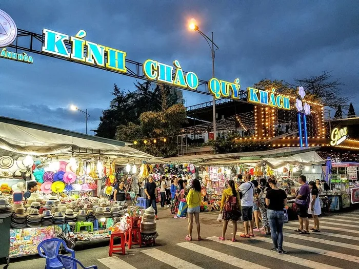 Nha Trang Night Market – A Vibrant Destination for Food, Shopping, and Local Culture