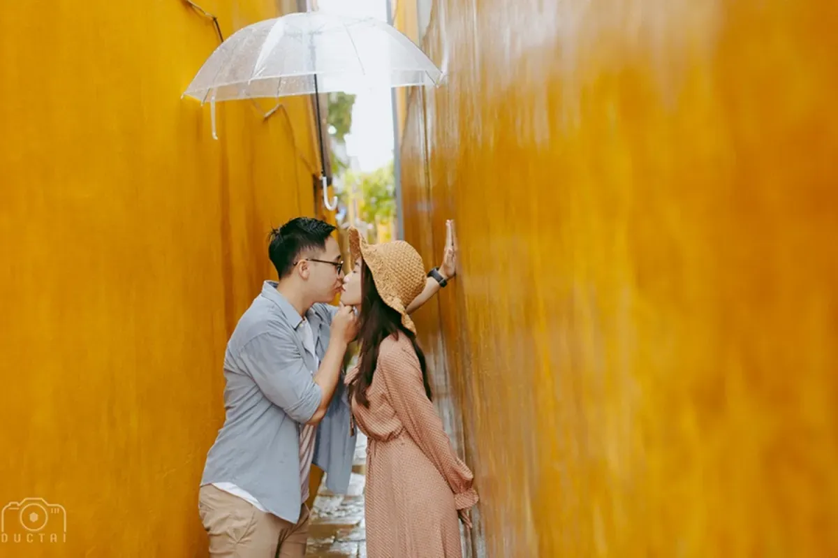 Hoi An in the Rain: Romantic Frames for Couples