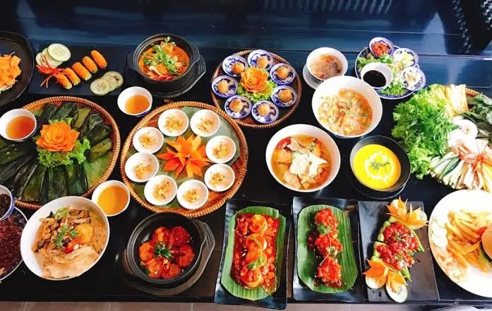 Hue Food Guide: 15 Authentic Dishes You Must Try in Vietnam's Culinary Capital