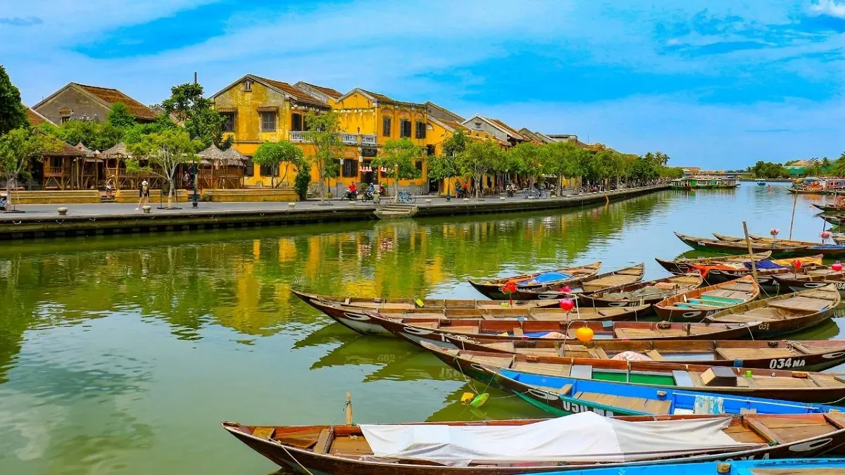 Where to Go and What to Eat in Hoi An in One Day?